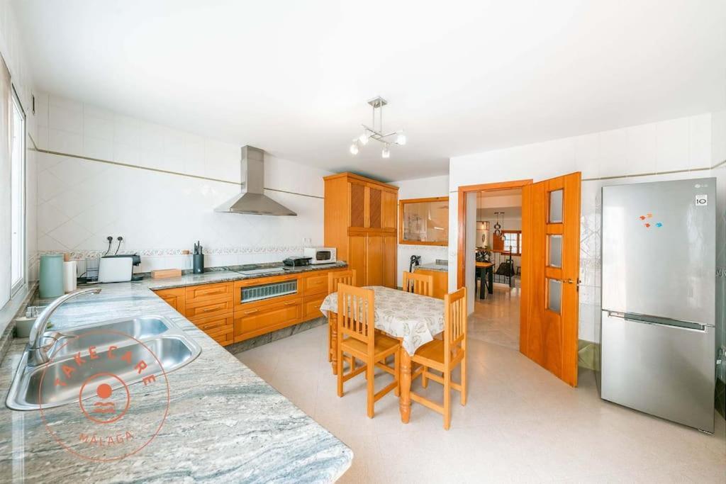Spacious Home With Lovely Garden - Tcm Rincón de la Victoria Eksteriør bilde